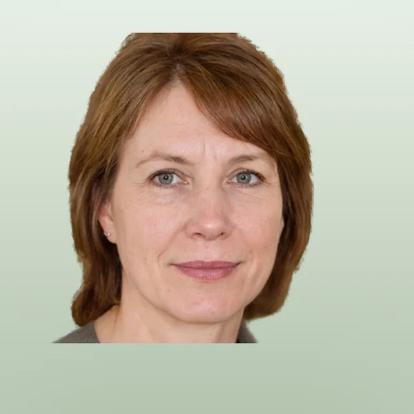 Elena Ruiz headshot