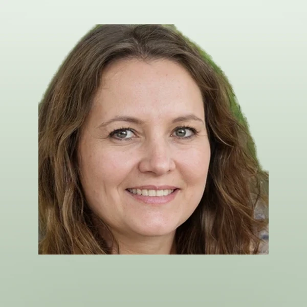 Sarah Kowalczyk headshot
